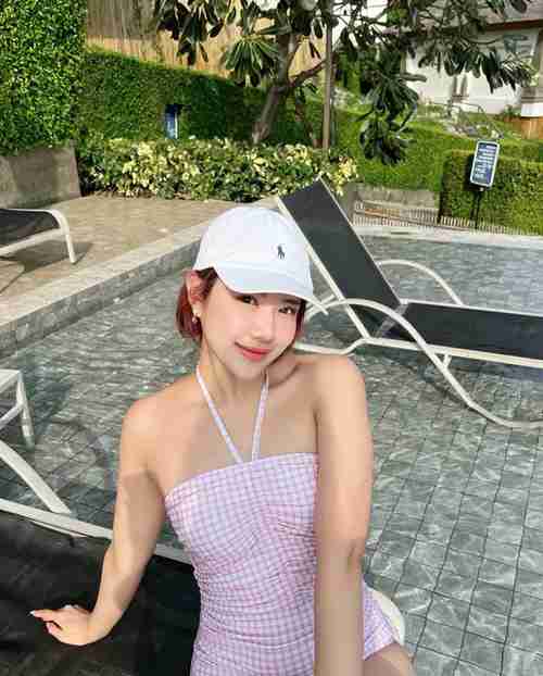 จีน่า อัจฉราภรณ์ ดีเจ จส.100 อดีตนางสาวไทย 2556 แจกความสดใสเอฟซี
